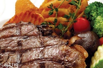 西冷牛排是冷的嗎？西冷牛排是涼的嗎？