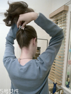 完美高馬尾怎么扎好看 3步驟超快教學(xué) 完美高馬尾怎么扎好看 3步驟超快教學(xué)