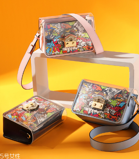 穿裙子背什么包包好看？穿裙子適合背什么包？