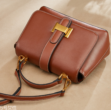 穿裙子背什么包包好看？穿裙子適合背什么包？