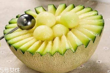 網(wǎng)紋瓜怎么切 網(wǎng)紋瓜的挑選技巧 網(wǎng)紋瓜怎么切 網(wǎng)紋瓜的挑選技巧