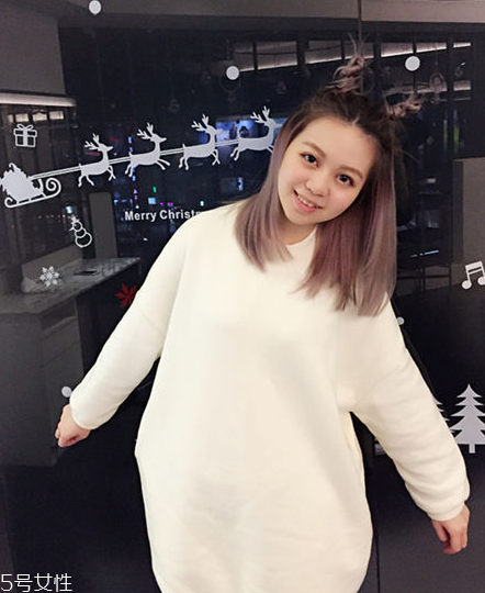 怎樣編辮子簡單可愛 兩個(gè)辮子的可愛扎法