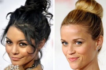 歐美風丸子頭怎么扎 歐美丸子頭在家輕松做 歐美風丸子頭怎么扎 歐美丸子頭在家輕松做