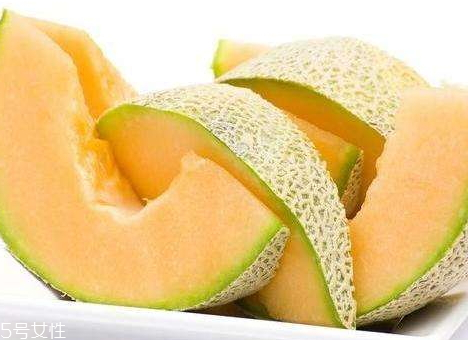 伽師瓜和哈密瓜的區(qū)別 伽師瓜的功效與作用 伽師瓜和哈密瓜的區(qū)別 伽師瓜的功效與作用