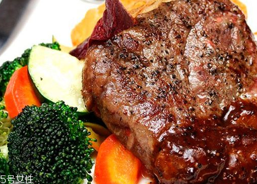 西冷牛排七分熟煎多久？