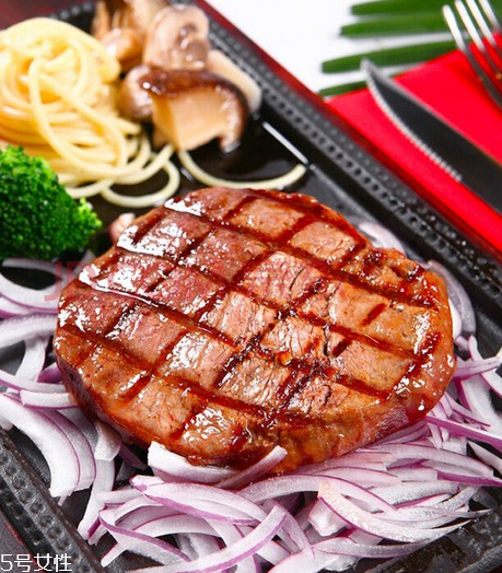 西冷牛排如何腌制肉嫩？西冷牛排腌制方法