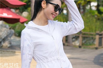 防曬衣買大還是買小？防曬衣要買大點(diǎn)嗎？