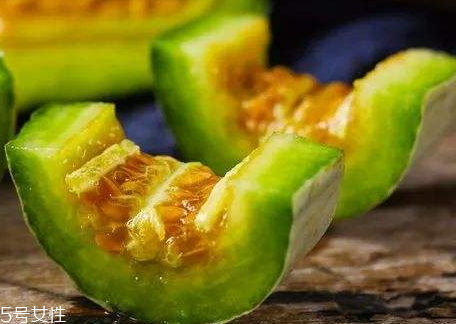 羊角蜜甜瓜怎么吃 羊角蜜甜瓜的功效與作用 羊角蜜甜瓜怎么吃 羊角蜜甜瓜的功效與作用