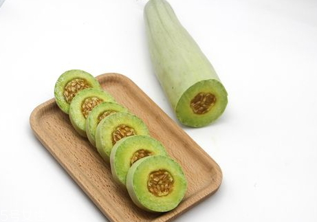 羊角蜜甜瓜怎么吃 羊角蜜甜瓜的功效與作用 羊角蜜甜瓜怎么吃 羊角蜜甜瓜的功效與作用