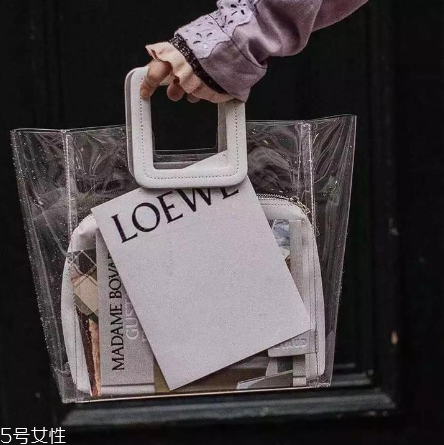 度假背什么包包好看？度假適合背什么包包？