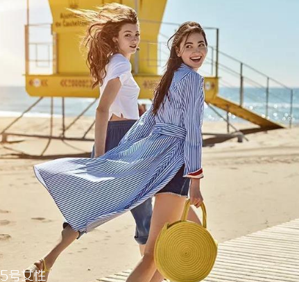 度假背什么包包好看？度假適合背什么包包？