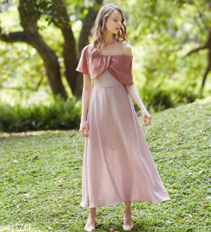 復(fù)古連衣裙怎么搭配？復(fù)古連衣裙搭配圖片