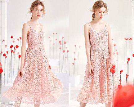 夏天度假穿什么裙子好看？什么裙子適合夏天度假穿？