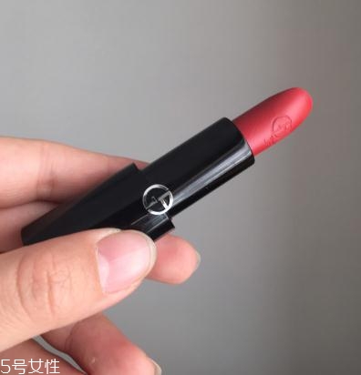 阿瑪尼口紅容易掉色嗎？阿瑪尼口紅掉色嚴(yán)重嗎？