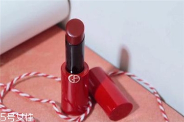 阿瑪尼口紅容易掉色嗎？阿瑪尼口紅掉色嚴(yán)重嗎？