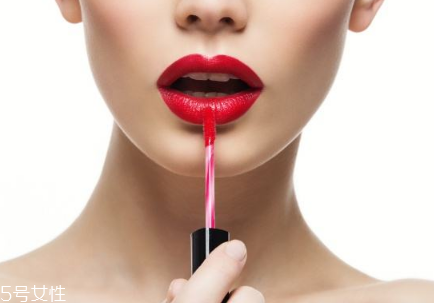 一支口紅可以用多久 一支口紅的使用壽命 一支口紅可以用多久 一支口紅的使用壽命