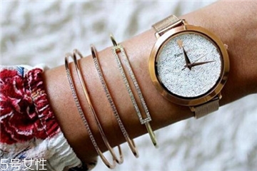 手表可以用酒精擦嗎？手表臟了能用酒精擦嗎？