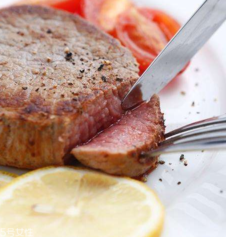 菲力牛排是合成的嗎？菲力牛排是牛里脊嗎？