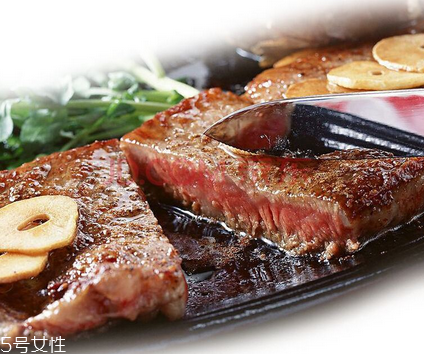 菲力牛排和黑椒牛排的區(qū)別 菲力牛排和黑椒牛排的區(qū)別