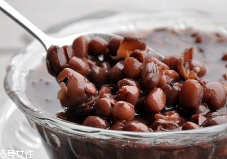紅豆湯可以天天喝嗎 長(zhǎng)期喝紅豆湯的好處 紅豆湯可以天天喝嗎 長(zhǎng)期喝紅豆湯的好處