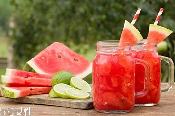西瓜和西瓜汁的區(qū)別 西瓜汁有營(yíng)養(yǎng)嗎？