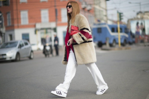 寬褲子配什么上衣圖片 寬褲怎么搭配 寬褲子配什么上衣圖片 寬褲怎么搭配