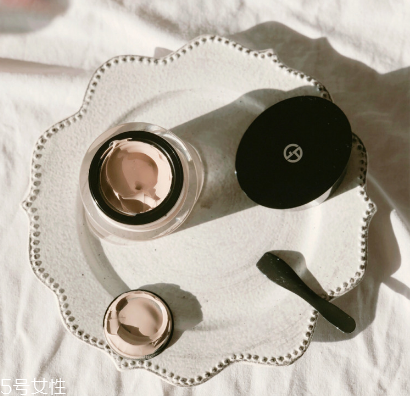 阿瑪尼素顏霜能遮瑕嗎？阿瑪尼素顏霜有遮瑕效果嗎？