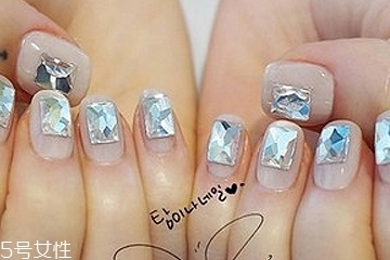 大鉆石美甲圖片2018款式 大鉆石美甲圖片大全集 大鉆石美甲圖片2018款式 大鉆石美甲圖片大全集
