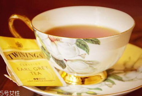檸檬紅茶可以隔夜喝嗎 檸檬紅茶什么時(shí)候喝最好 檸檬紅茶可以隔夜喝嗎 檸檬紅茶什么時(shí)候喝最好