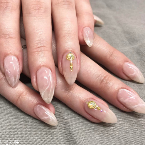 粉紅石英美甲適合什么膚色 粉紅石英美甲顯白嗎 粉紅石英美甲適合什么膚色 粉紅石英美甲顯白嗎