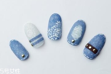 如何做破洞牛仔美甲 破洞美甲簡單涂抹教程 如何做破洞牛仔美甲 破洞美甲簡單涂抹教程