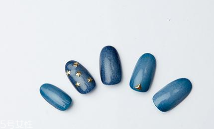 如何做破洞牛仔美甲 破洞美甲簡單涂抹教程 如何做破洞牛仔美甲 破洞美甲簡單涂抹教程