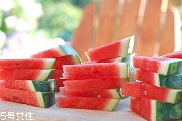 西瓜皮可以做面膜嗎？西瓜皮怎么做面膜