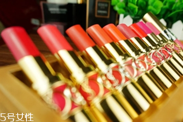 ysl金管和銀管有什么區(qū)別 ysl圣羅蘭金管和銀管區(qū)別 ysl金管和銀管有什么區(qū)別 ysl圣羅蘭金管和銀管區(qū)別