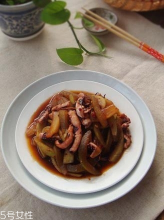 西瓜皮可以炒著吃嗎？西瓜皮可以炒什么？