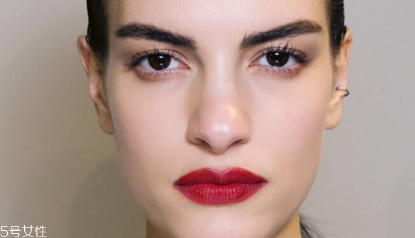 口紅什么價(jià)位合適 口紅價(jià)位一般多少錢(qián) 口紅什么價(jià)位合適 口紅價(jià)位一般多少錢(qián)