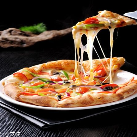 半成品披薩烤多長(zhǎng)時(shí)間？半成品披薩烤多久？