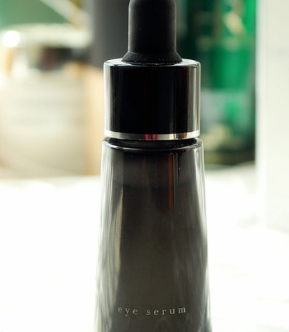 阿瑪尼黑鑰匙眼部精華怎么用？阿瑪尼黑鑰匙眼部精華多少錢