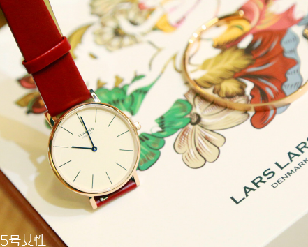 拉爾森手表和dw哪個好？lars larsen好還是dw好？