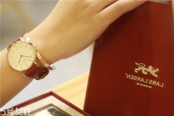 拉爾森手表和dw哪個(gè)好？lars larsen好還是dw好？