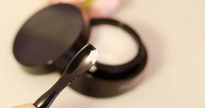 阿瑪尼全能包包眼霜怎么用？阿瑪尼包包眼霜使用心得