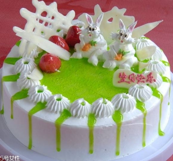 蛋糕尺寸適合多少人？6寸的蛋糕4個人吃夠嗎？