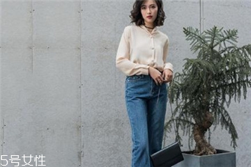 喇叭褲怎么搭配顯腿長(zhǎng)？喇叭褲怎么穿顯高？