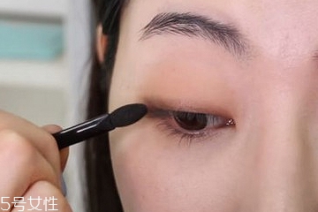 不畫眼線只畫眼影行嗎 不畫眼線的眼睛放大術(shù) 不畫眼線只畫眼影行嗎 不畫眼線的眼睛放大術(shù)