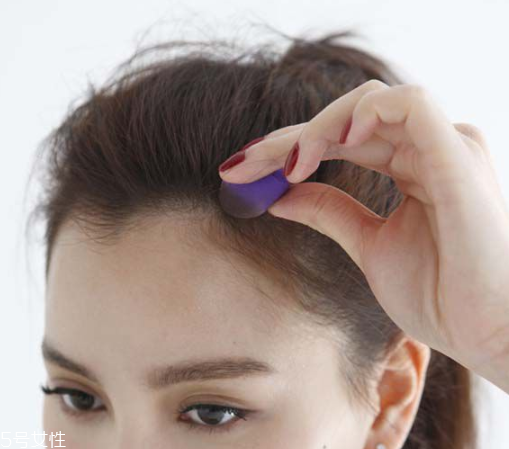 用修容粉怎么修飾發(fā)際線 用修容粉修飾發(fā)際線的簡單技巧 用修容粉怎么修飾發(fā)際線 用修容粉修飾發(fā)際線的簡單技巧