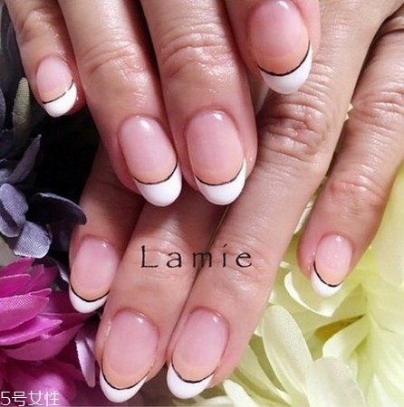 雙法式美甲是什么樣的 雙法式美甲和法式美甲有什么不同 雙法式美甲是什么樣的 雙法式美甲和法式美甲有什么不同