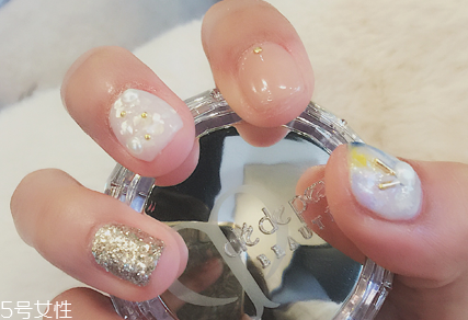 2022流行美甲圖片淺色 最適合夏天做的美甲顏色款式 2022流行美甲圖片淺色 最適合夏天做的美甲顏色款式