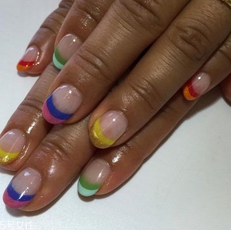 雙法式美甲是什么樣的 雙法式美甲和法式美甲有什么不同 雙法式美甲是什么樣的 雙法式美甲和法式美甲有什么不同