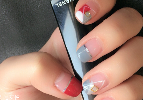 2018粉色美甲新款式圖片 今年流行的夏日清新美甲 2018粉色美甲新款式圖片 今年流行的夏日清新美甲