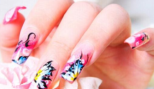 2018夏季好看的淺色系美甲合集 夏天美甲圖片款式多樣 2018夏季好看的淺色系美甲合集 夏天美甲圖片款式多樣